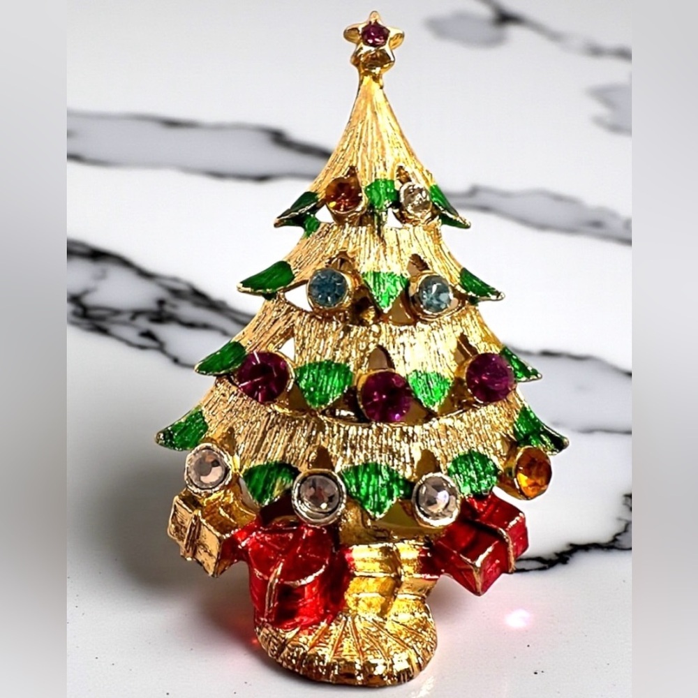 Vintage Christmas Tree Brooch Pin Rhinestones 3D with Presents